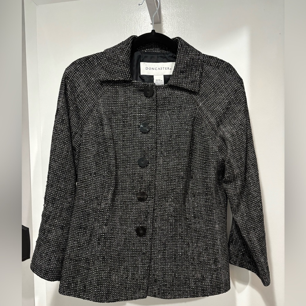 Doncaster Women's Black & White Tweed Button Jacket Size 6